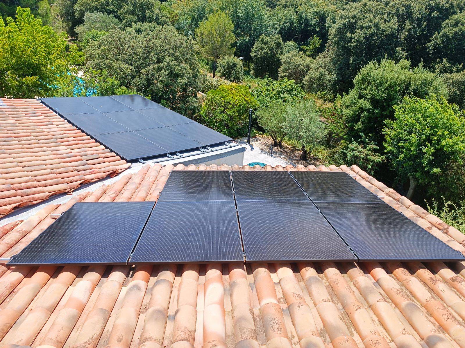 Pose de batteries de stockage pour panneaux solaires autour de Lunel en Occitanie 34400