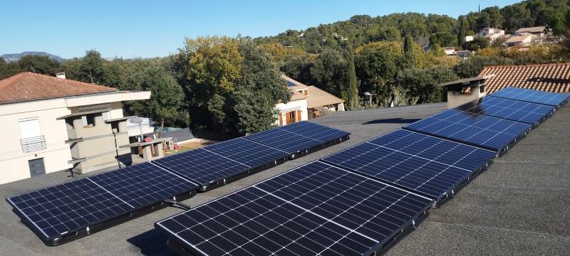 Installation de 8 panneaux photovoltaïques dans une maison à Saint Gély du Fesc dans le département l'Hérault par le Groupe Solaireau.