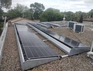 Installation de 14 panneaux solaires photovoltaïques (450 wc) et d’une batterie de stockage virtuel dans une maison individuelle à Lattes dans le département de l’Hérault 34.