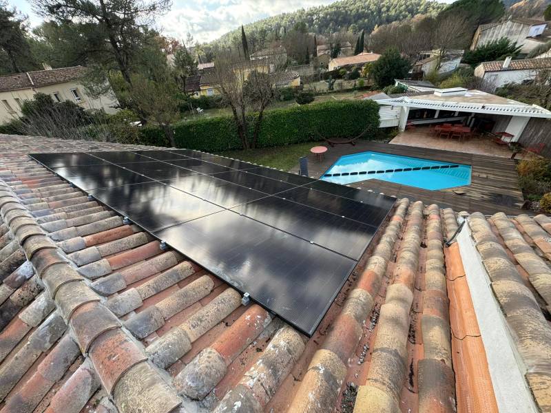 Pose de panneaux solaires photovoltaïques à Montferrier-sur-Les dans le département de l'Hérault par le Groupe Solaireau