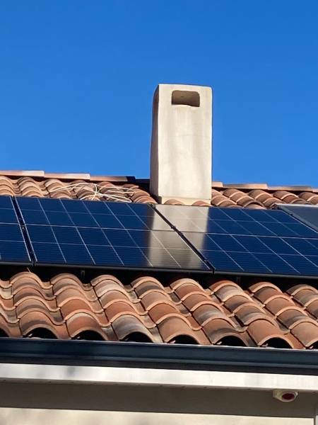 panneaux photovoltaïques en autoconsommation et le surplus non consommé en journée sera revendu à EDF