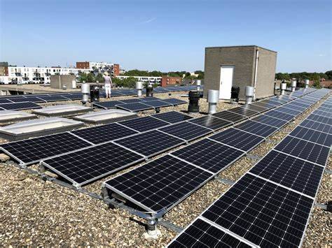 panneaux solaires photovoltaïques dans une copropriété