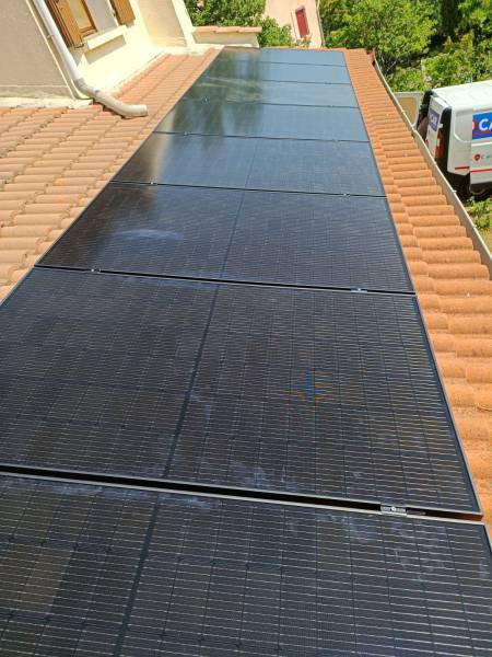 panneaux photovoltaïques en autoconsommation et revende également le surplus