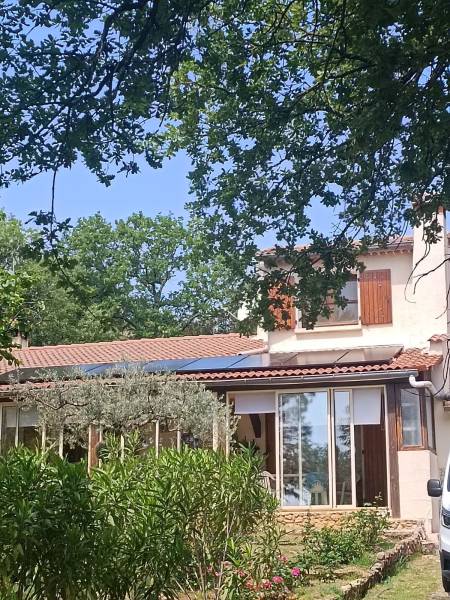 panneaux solaires photovoltaïques dans le Nord du Gard proche d'Alès