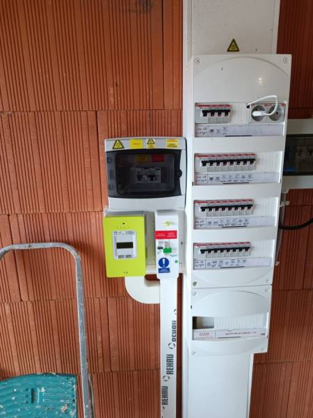 8 panneaux photovoltaïques 3,28 kWc à Sérignan autoconsommation maison de 110 m²