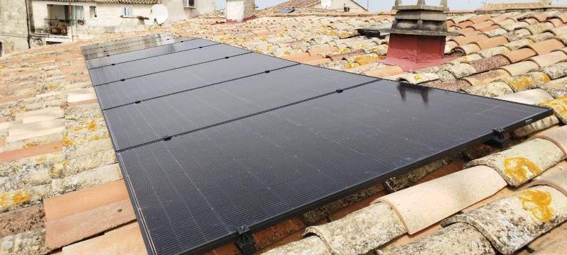 Installation de panneaux photovoltaïques avec revente à EDF O.A près de Montpellier, dans une maison de village à Mudaison (34130) dans l'Hérault par le Groupe Solaireau