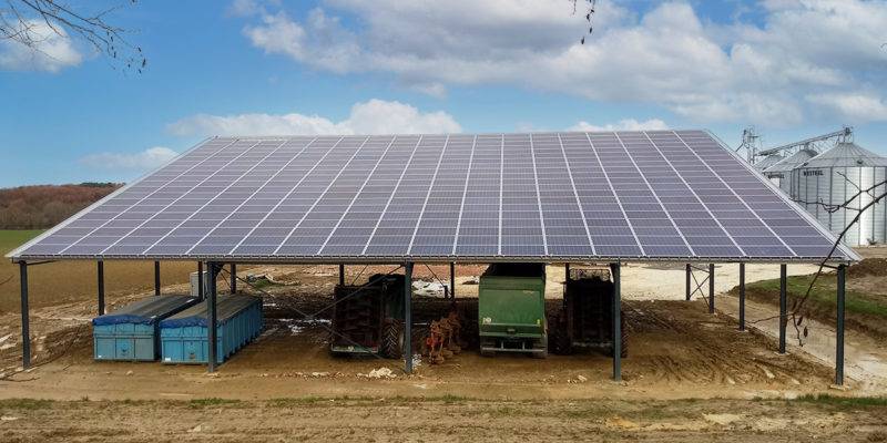centrale panneaux photovoltaïques pour domaine agricole dans la Languedoc-Roussillon